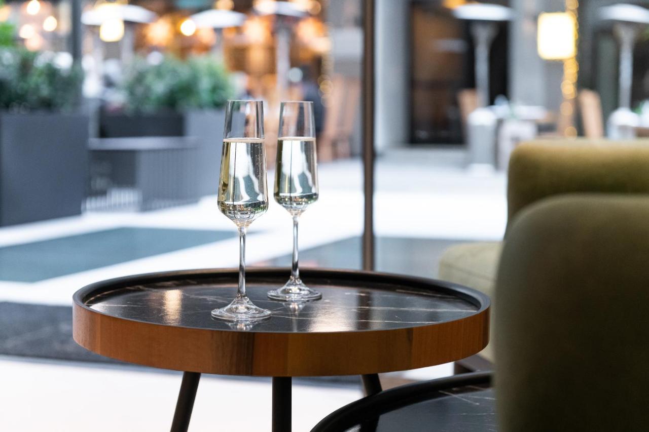 S Hotel Boutique Tessalónica Exterior foto Champagne flutes